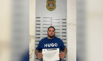 Motorista de Porsche foi preso em flagrante após causar acidente com diversos carros