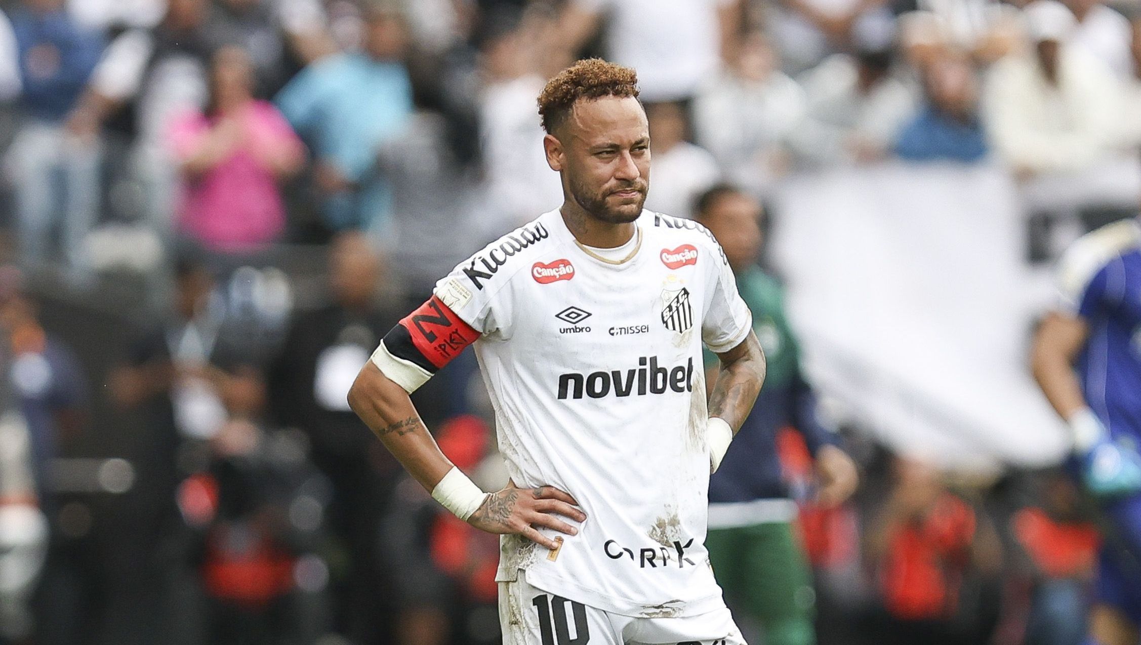 Neymar durante partida do Santos