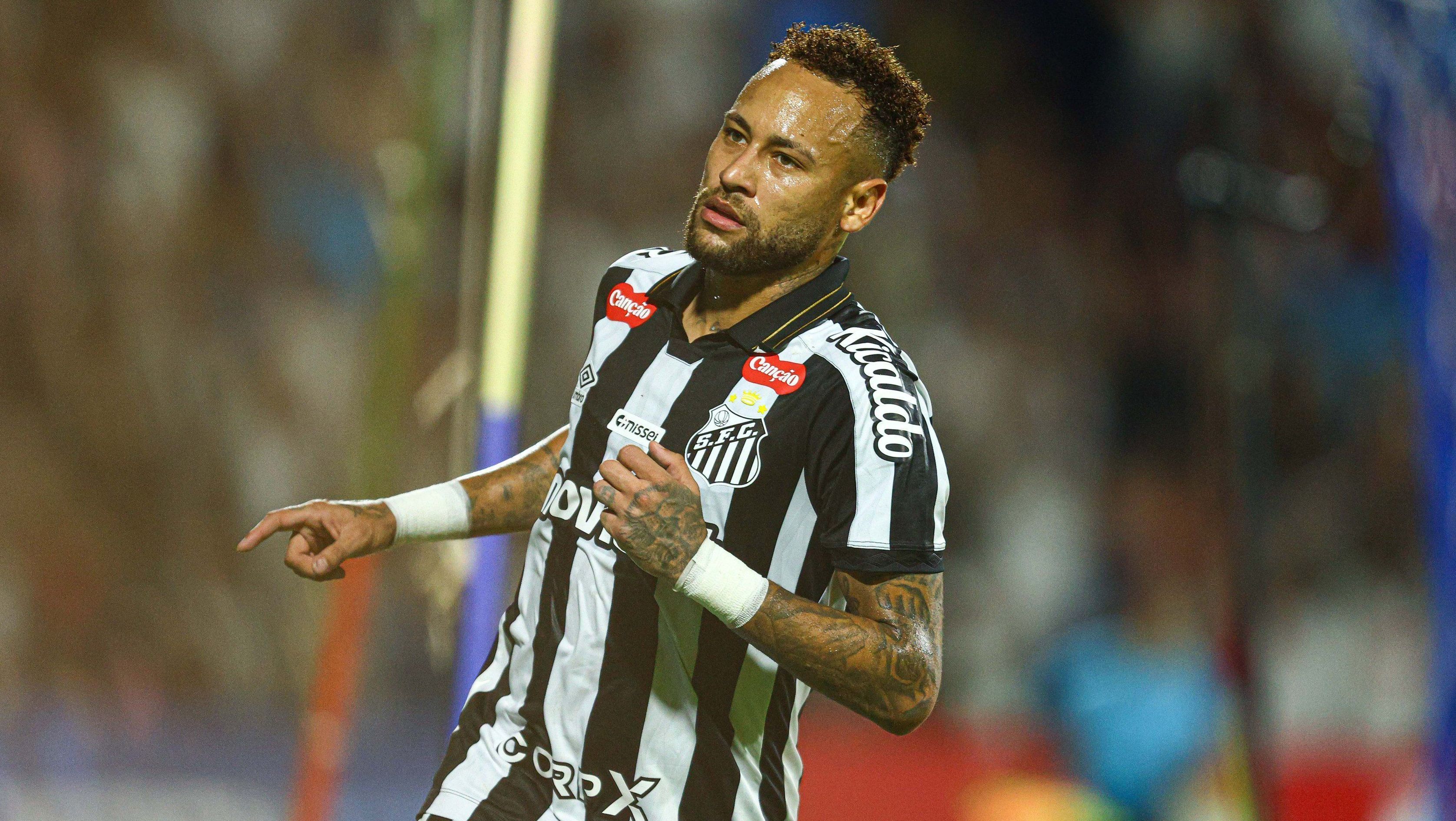 Neymar durante partida entre Recoleta x Santos