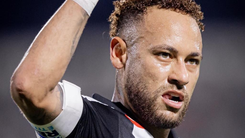 “De drama em drama”: jornal critica fase de Neymar e cita crise no Santos