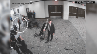 Novo vídeo mostra atirador tentando invadir jantar da imprensa com Trump