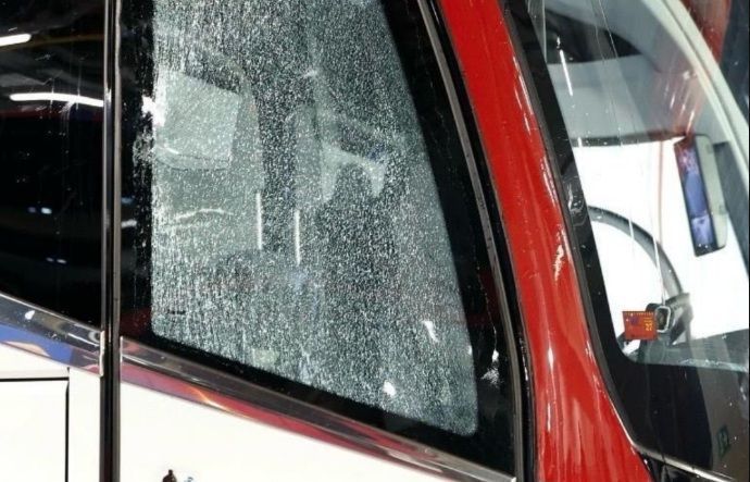 Ônibus do Real Madrid é apedrejado em chegada ao Camp Nou