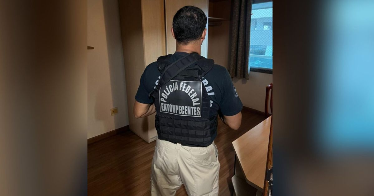 PF faz operação contra tráfico internacional de drogas no Porto do Rio