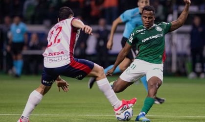 Jhon Arias durante duelo contra o Cerro Porteño