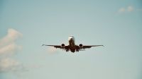 Porta de avião abre no ar? Entenda caso em voo da Latam