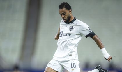 Renan Lodi acertou Everson, que marcou gol contra em visita do Atlético-MG ao Ceará