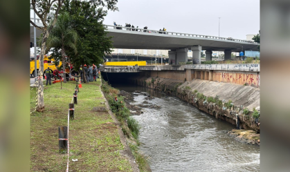 CAI SUBMERSO RIO