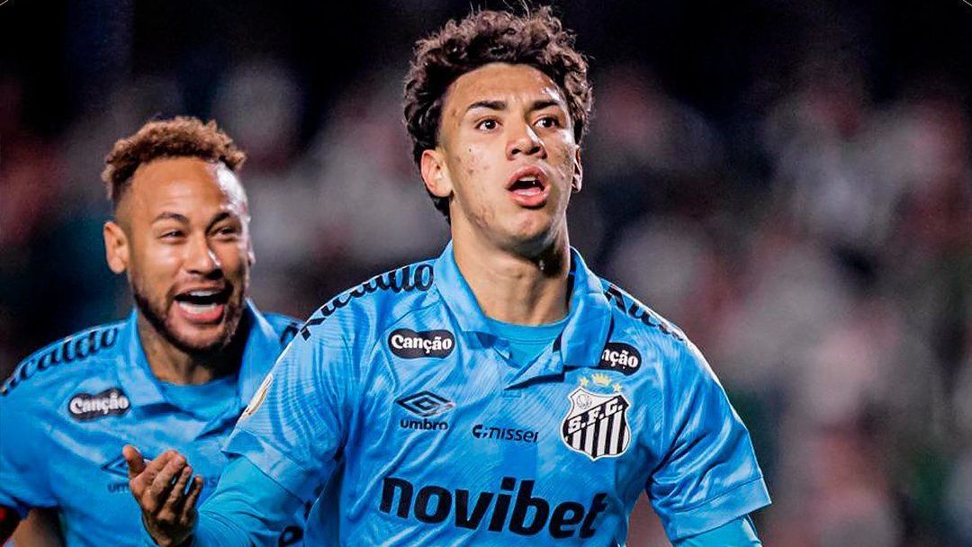 Santos comemora gol contra o Coritiba pela Copa do Brasil
