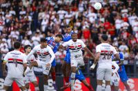 Com falha de Rafael, São Paulo cede empate ao Bahia no último minuto