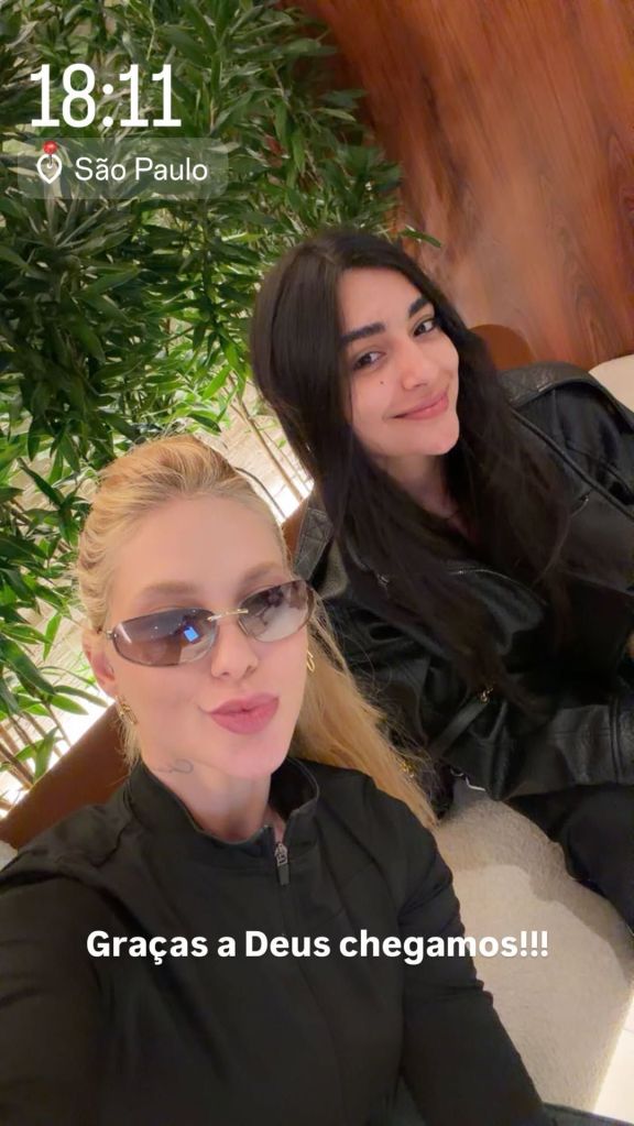 Virginia Fonseca e Duda Freire ao retornar de Dubai