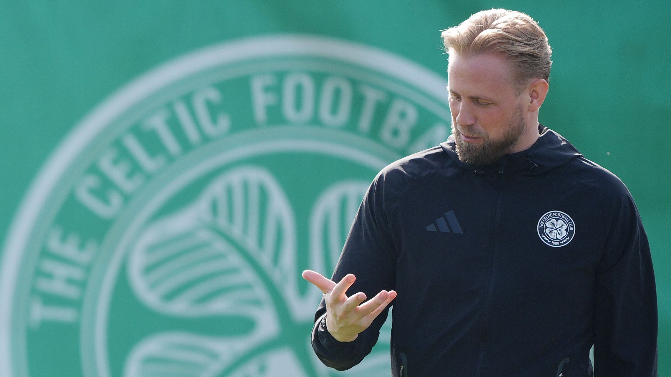 Kasper Schmeichel fez história com a camisa do Leicester e se aposentou pelo Celtic