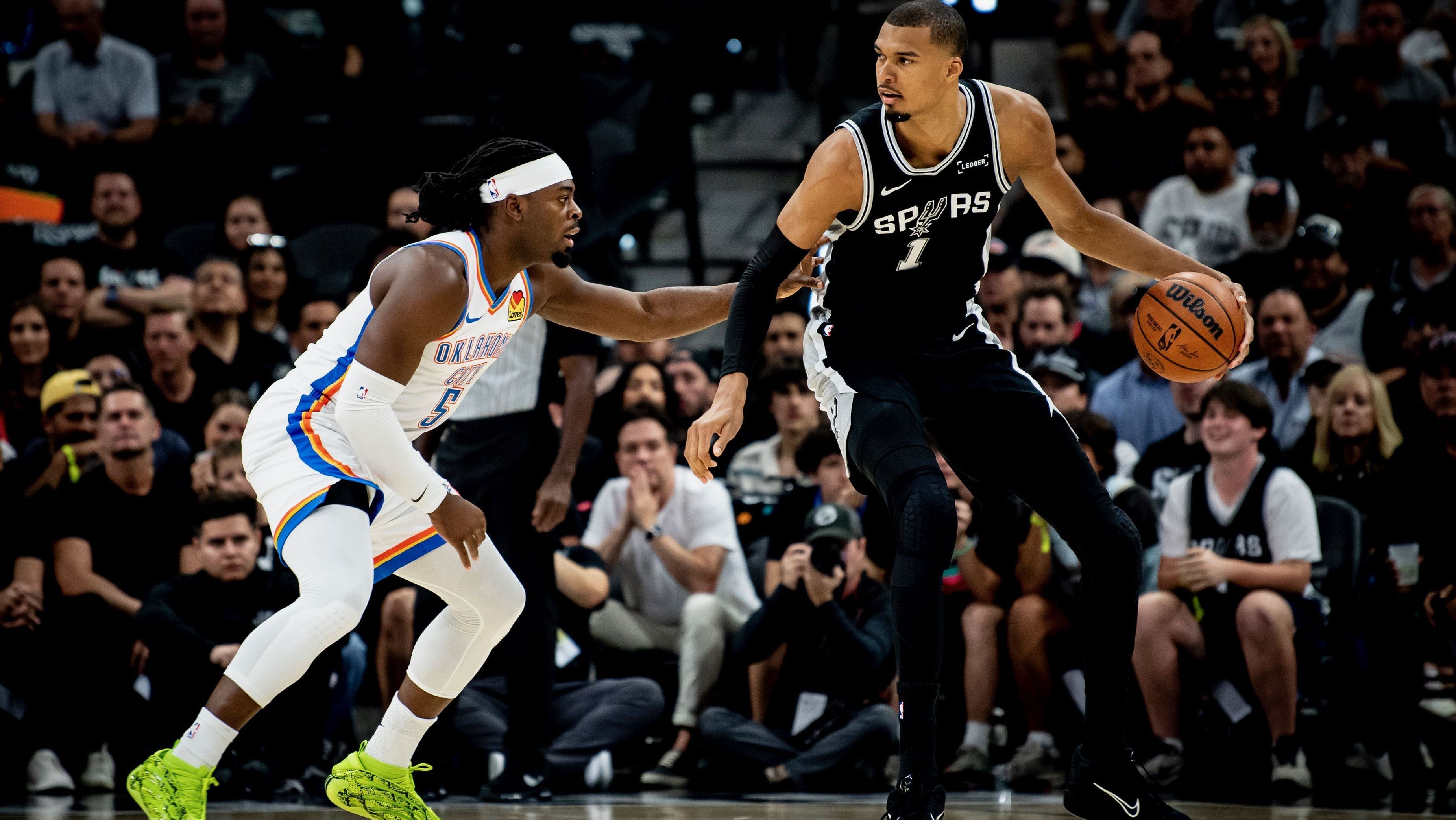 Wembanyama brilha e mantém Spurs vivo nos playoffs