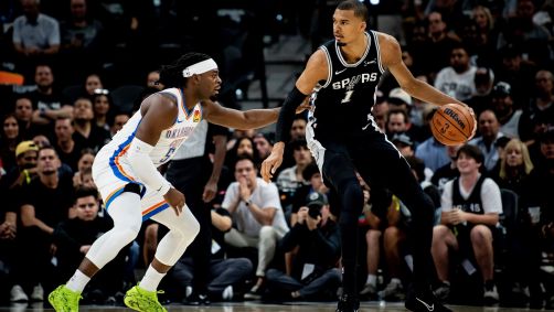 Wembanyama brilha e mantém Spurs vivo nos playoffs