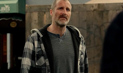 Ator era conhecido por participar de produções como “Supernatural”, “Arrow”, e “Virgin River”