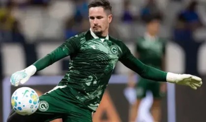 Tadeu, goleiro do Goiás
