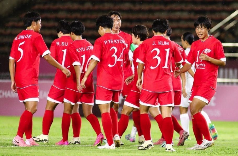 Time feminino da Coreia do Norte visitar&aacute; a Coreia do Sul para jogo oficial  | CNN Brasil