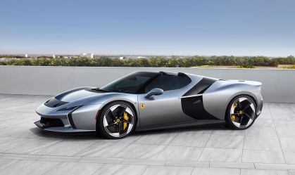 Três quarto dianteiro da Ferrari HC25