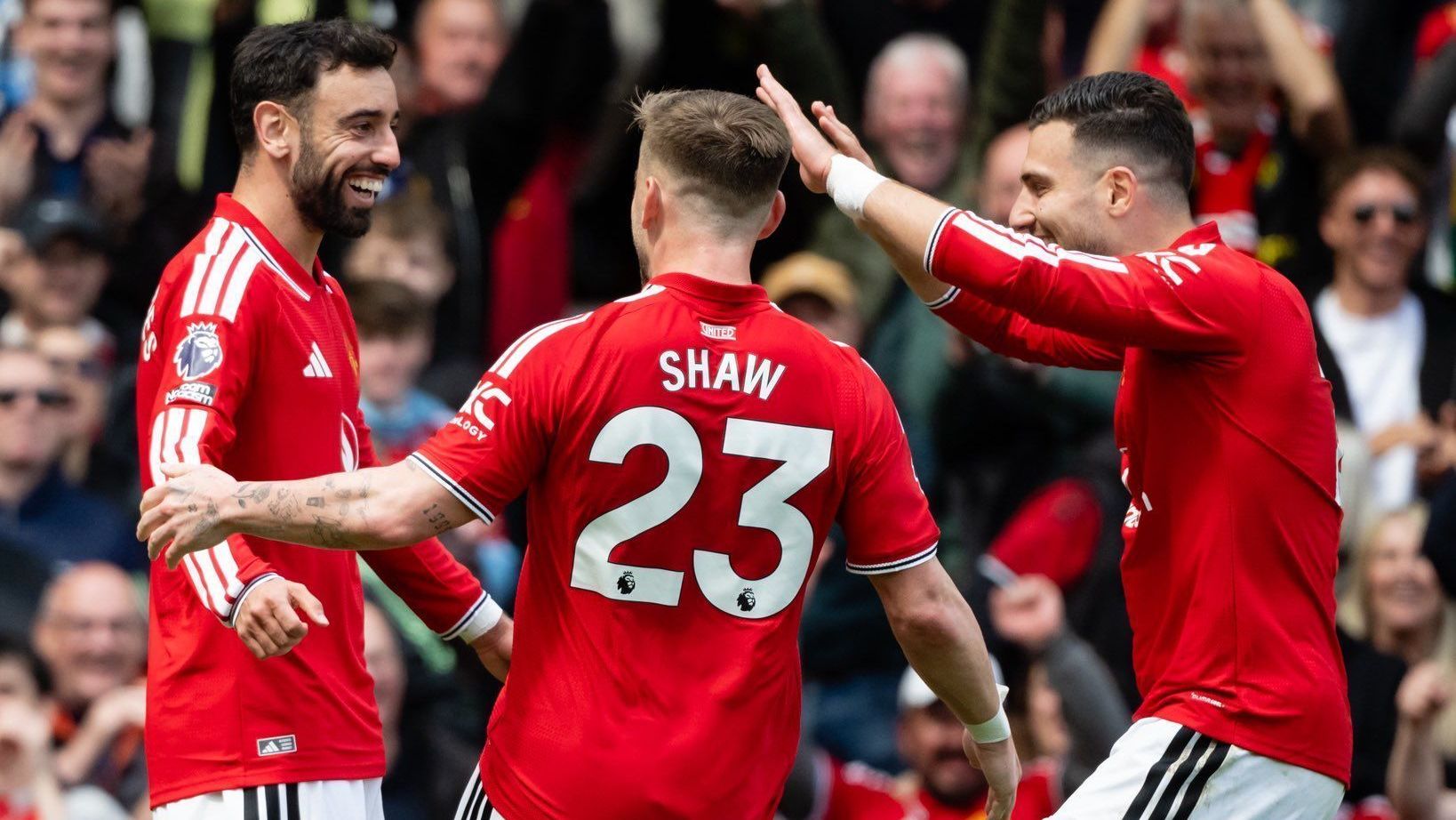 United bate Forest e se aproxima de confirmar Carrick