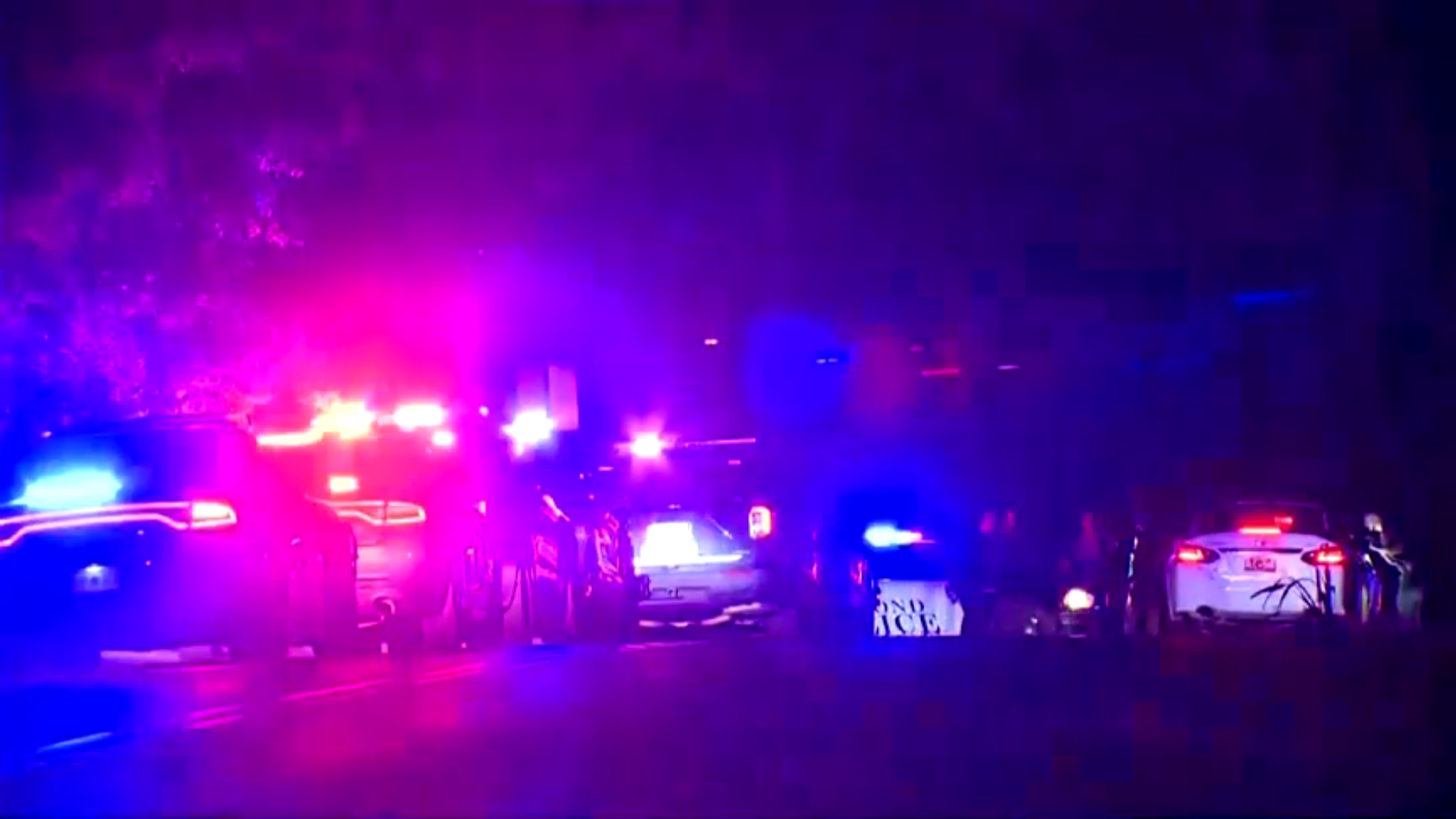Veículos de emergência em lago perto de Oklahoma City após ataque a tiros
