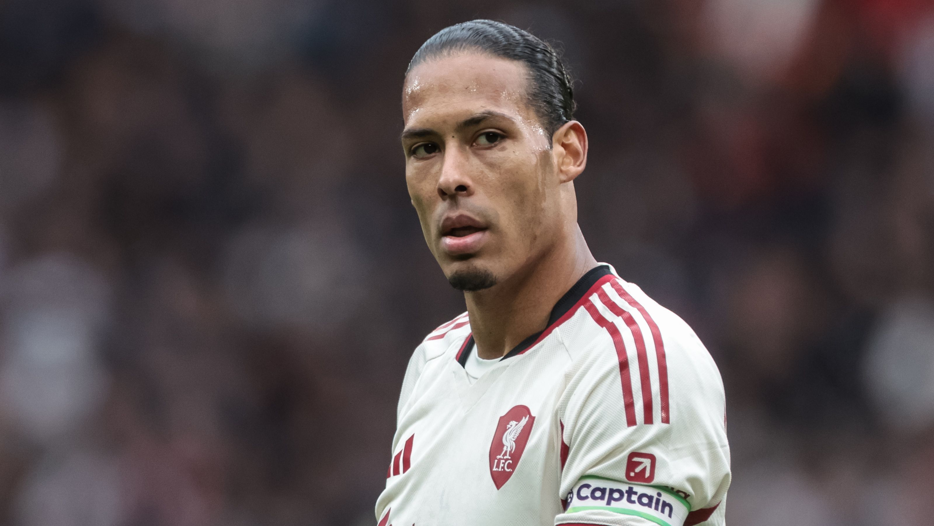 Virgil Van Dijk, capitão, do Liverpool durante partida contra o Manchester United