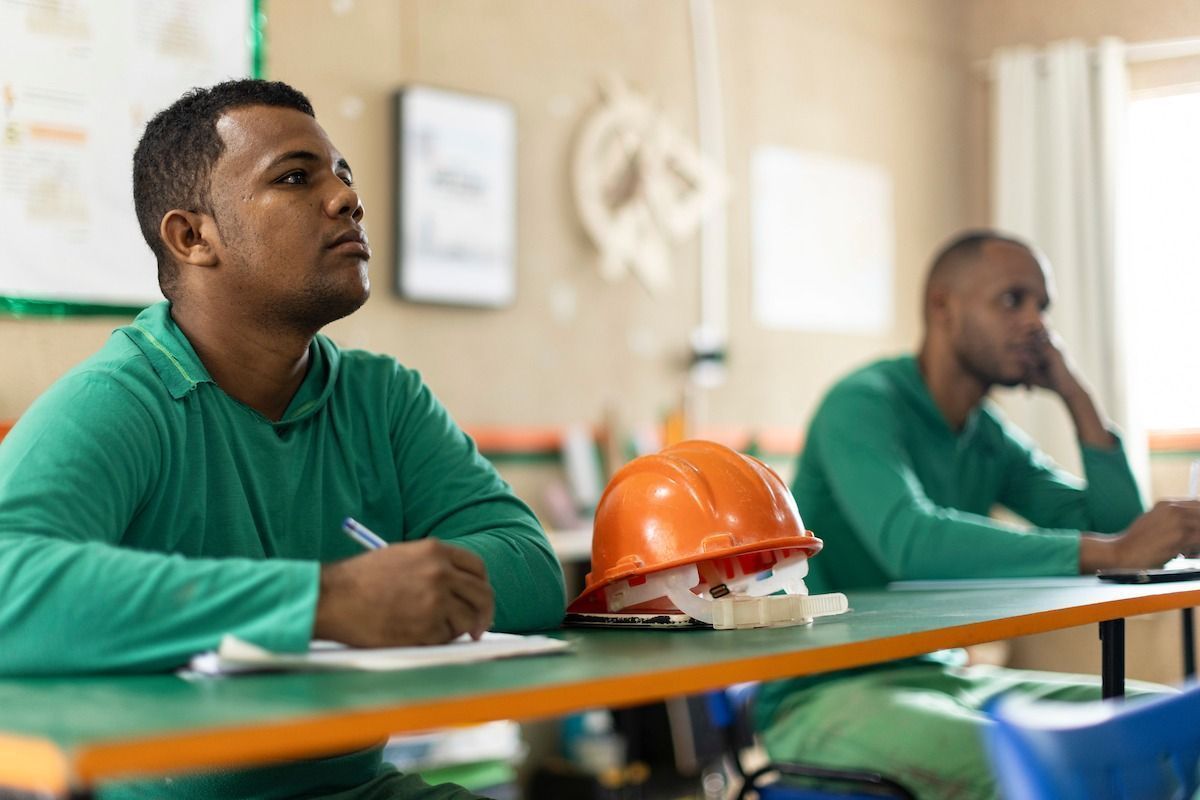 O programa Escola Nota 10 já ajudou mais de sete mil trabalhadores a avançar na formação escolar • MRV/Divulgação
