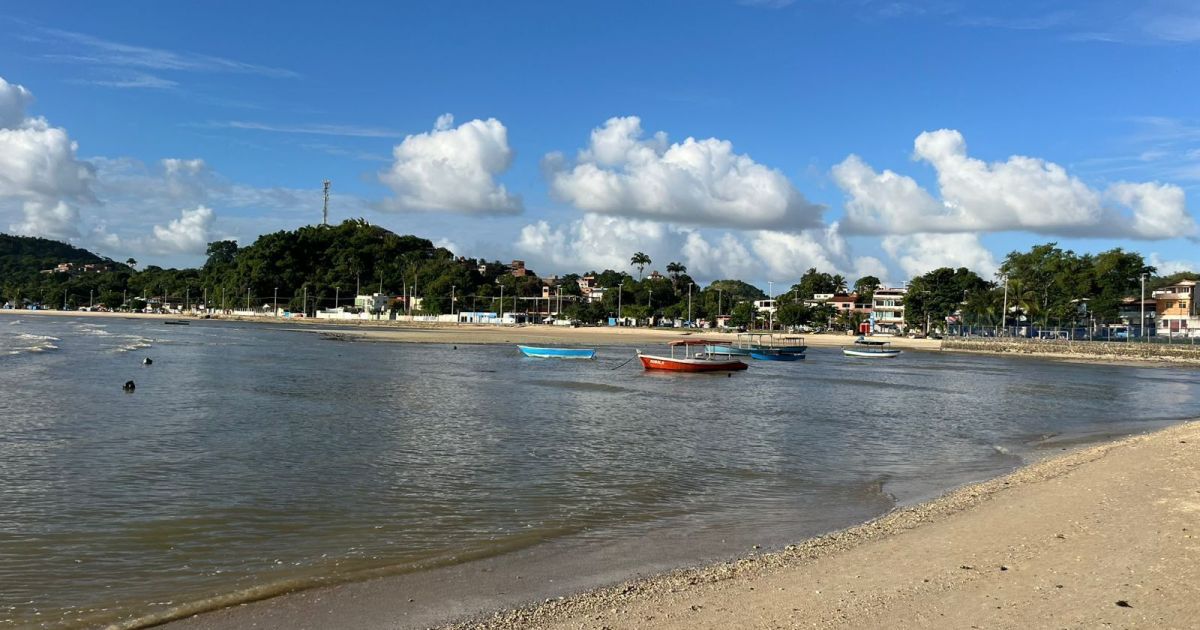 Praia contaminada em Salvador: moradores temem doenças futuras