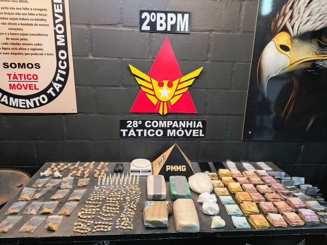 Polícia recolhe grande quantidade de drogas • Policia Militar de Minas Gerais