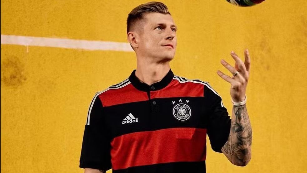 Toni Kroos com o lançamento da Alemanha
