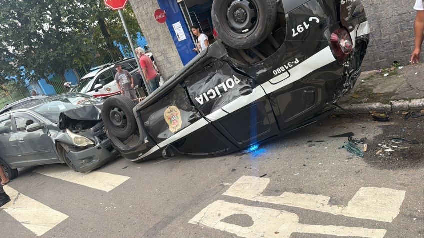Acidente ocorreu na rua Guajarás • Reprodução
