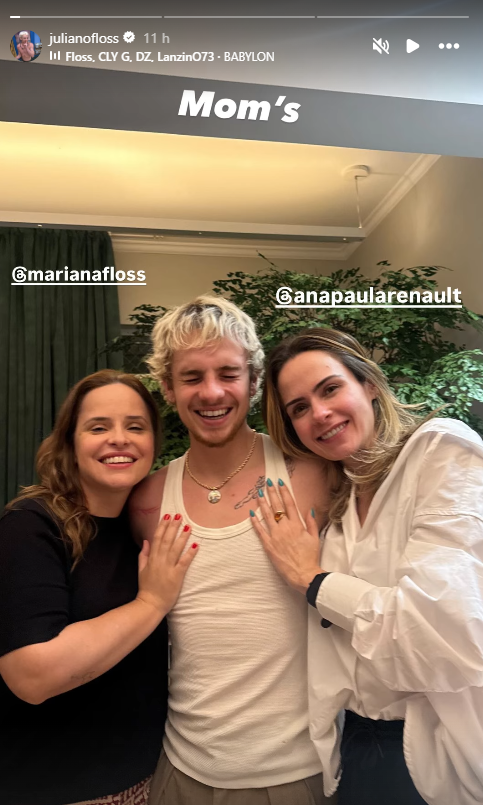 Juliano Floss com a mãe, Mariana Floss, e Ana Paula Renault, campeã do BBB26 • Instagram/Juliano Floss