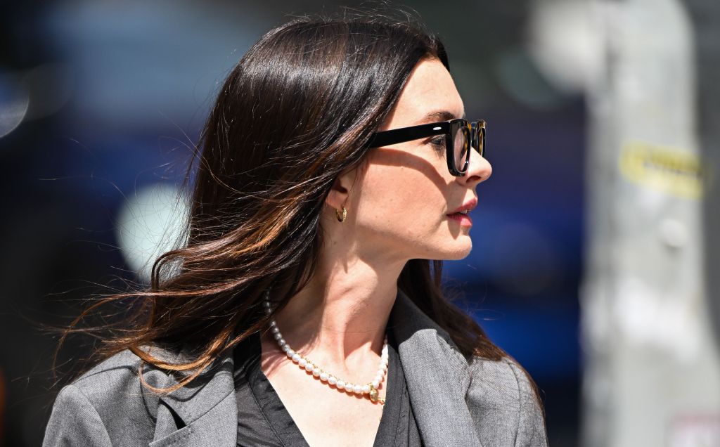 Anne Hathaway nas gravações de "O Diabo Veste Prada 2"