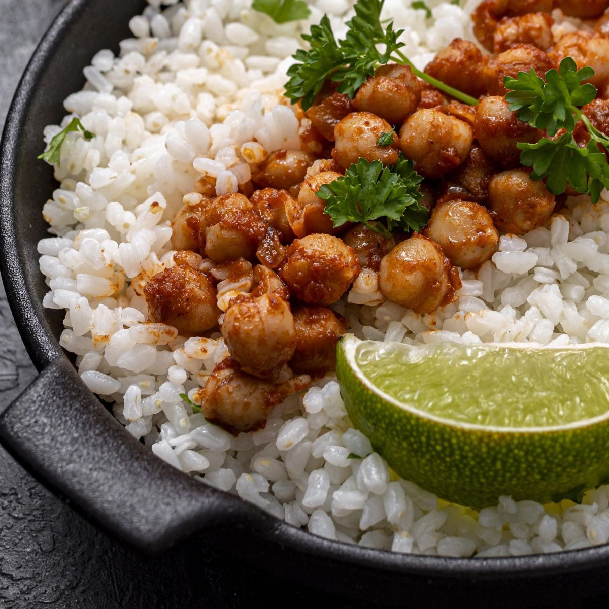“Ração do governo”? A ciência prova por que arroz com feijão é saudável