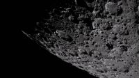Lua se afasta da Terra cerca de 4 cm por ano; entenda fenômeno