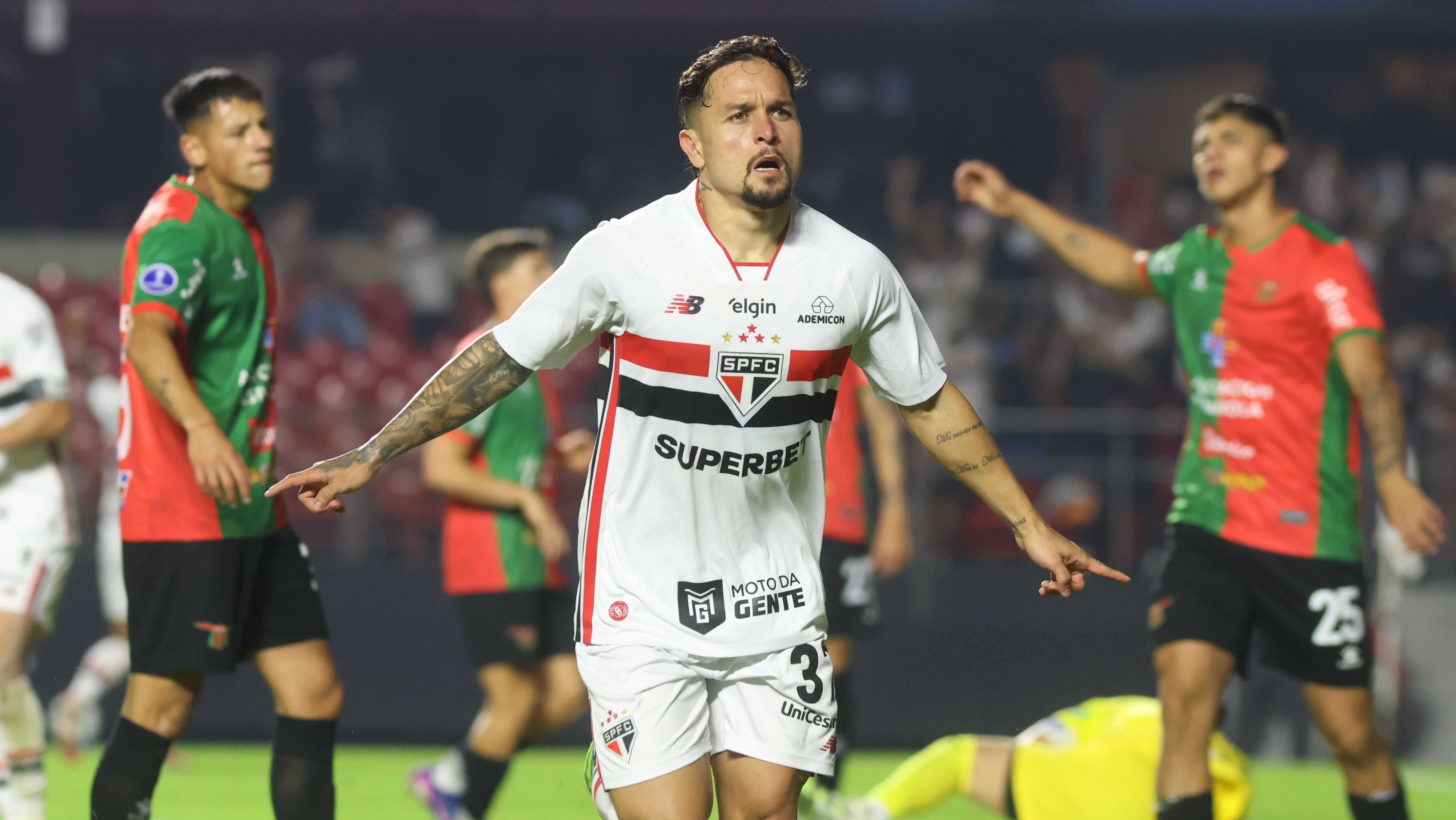 Artur abriu o placar para o São Paulo contra o Boston River