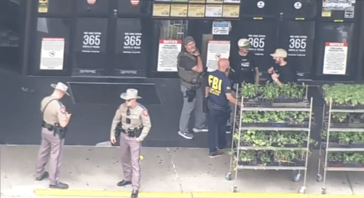 Agentes de forças de segurança atuam após cinco pessoas serem baleadas em Dallas, no Texas