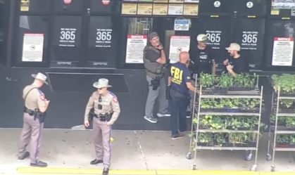 Agentes de forças de segurança atuam após cinco pessoas serem baleadas em Dallas, no Texas