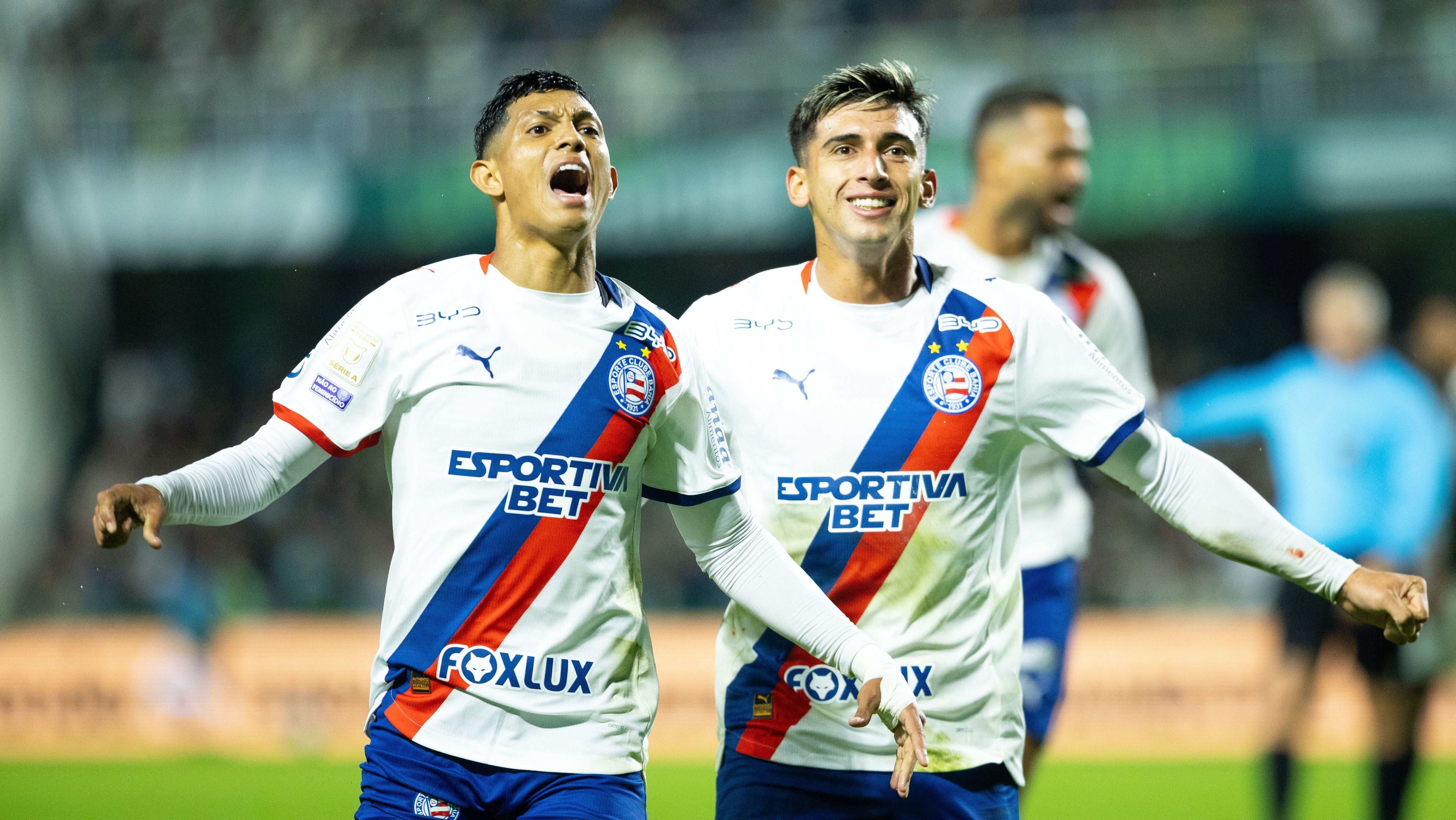 Erick Pulga e Sanabria comemoram gol do Bahia contra o Coritiba • Foto: Catarina Brandão/EC Bahia