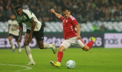 Bernabei arrisca chute contra o Coritiba