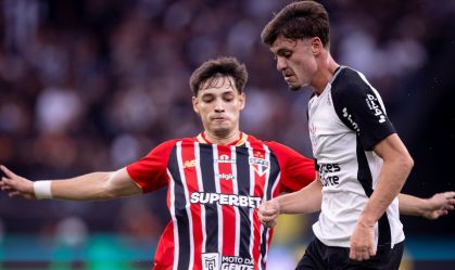 Bobadilla e Breno Bidon disputam jogada