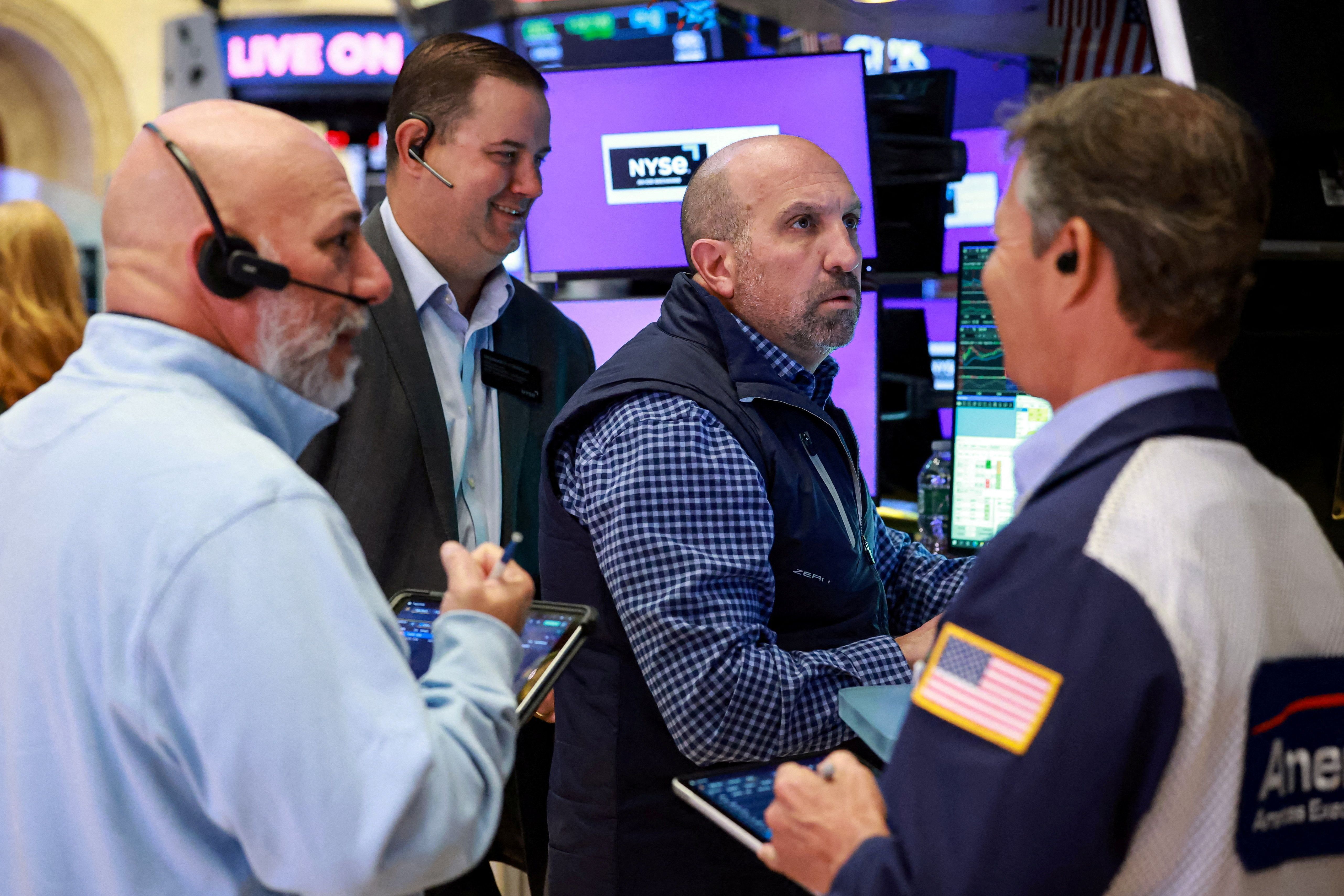 Operadores na bolsa de Nova York em 5 de maio de 2026