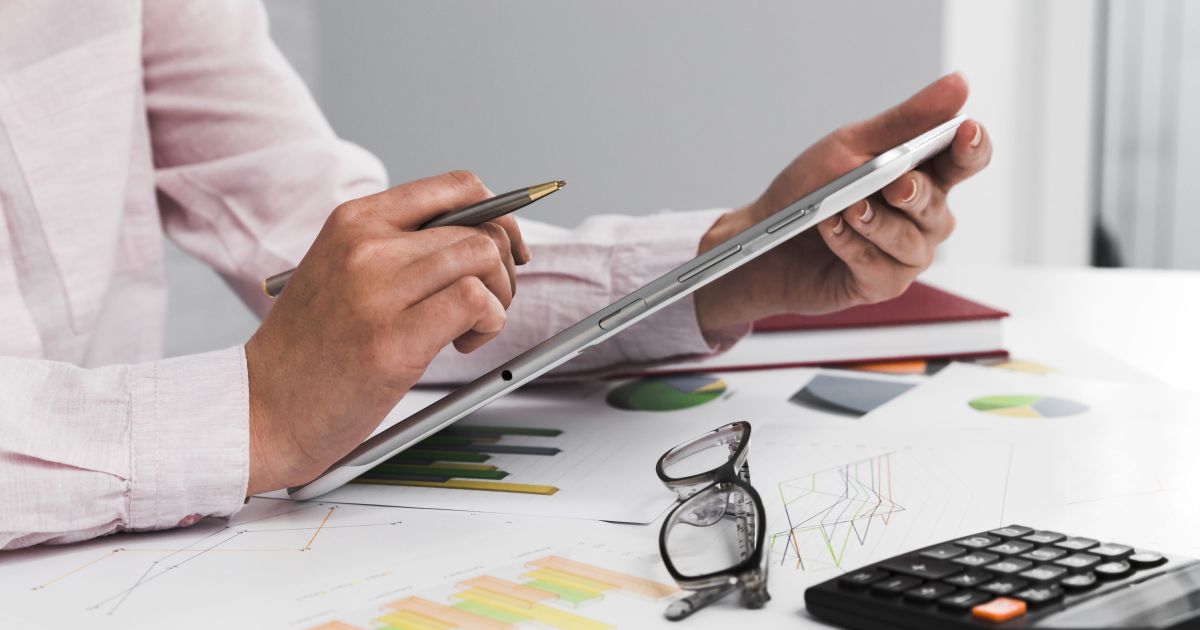 Reorganização financeira: estratégias para superar o endividamento em 2026