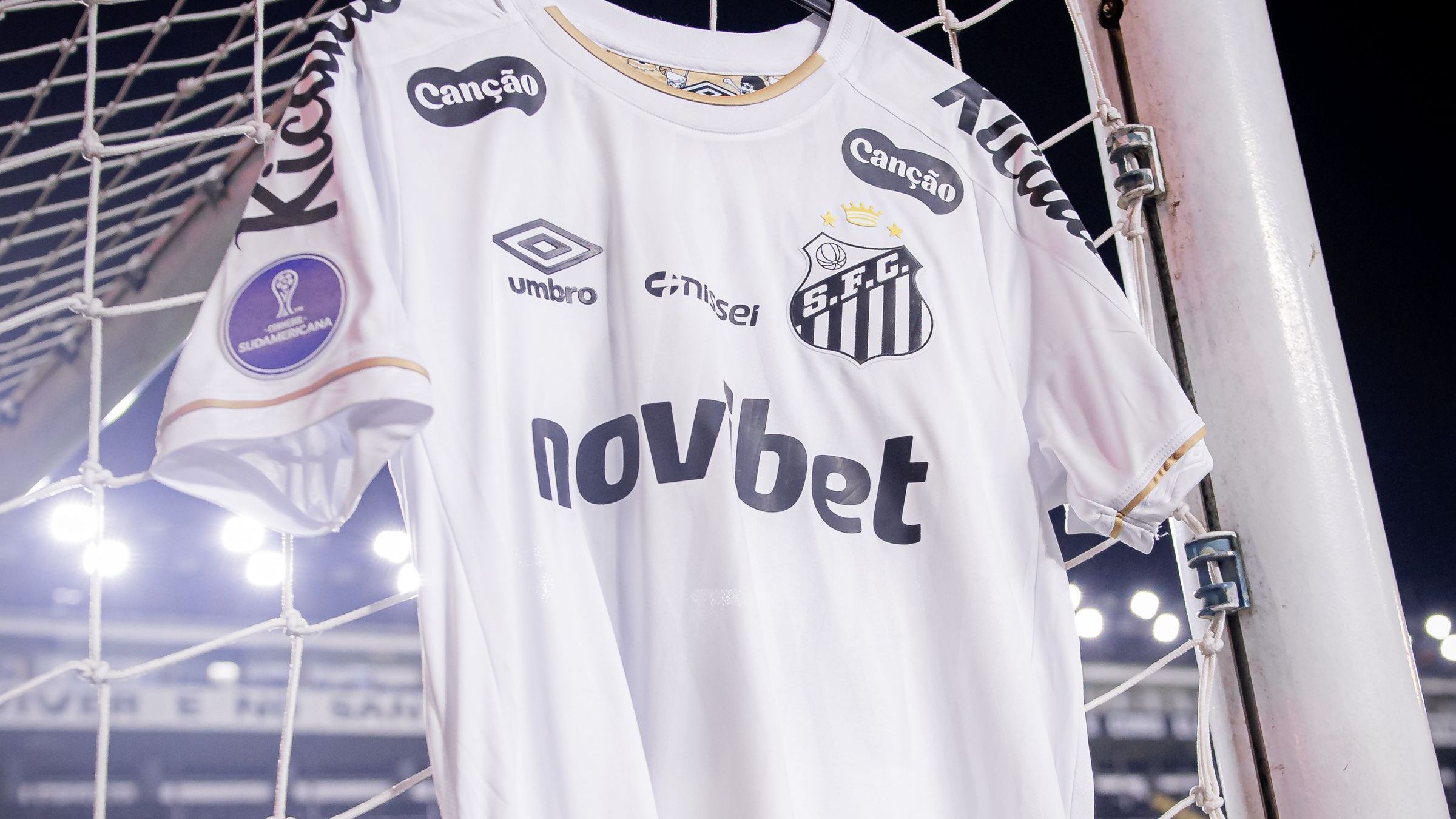 Camisa do Santos em jogo na Vila Belmiro