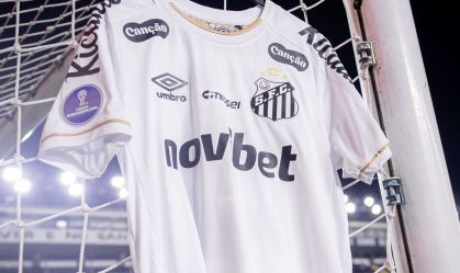 Camisa do Santos em jogo na Vila Belmiro