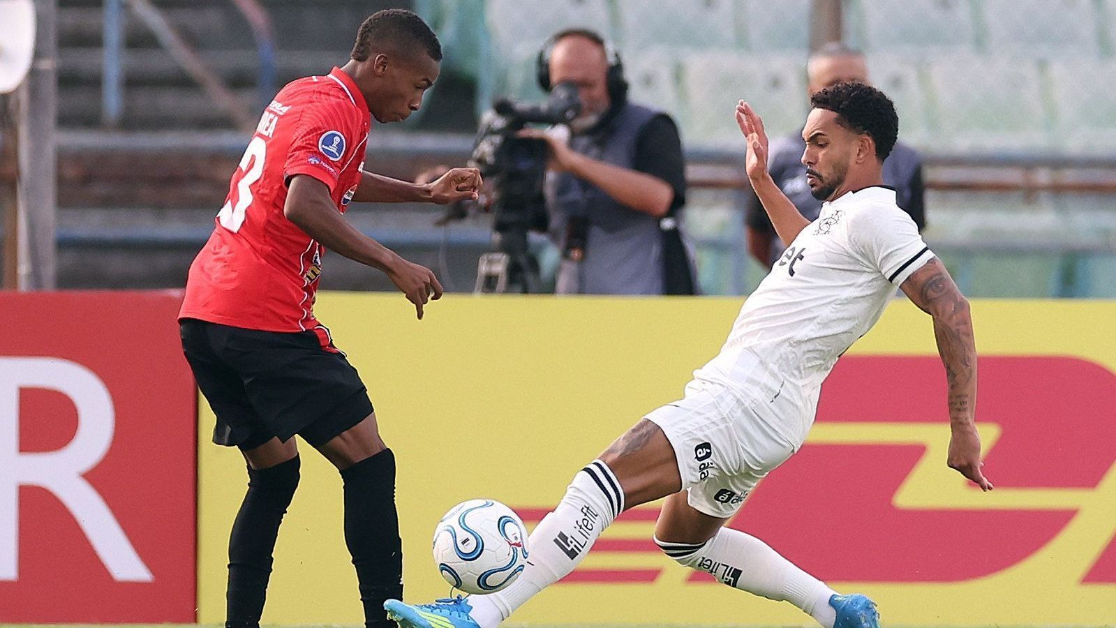 Jogo entre Caracas e Botafogo, válido pela sexta rodada da Copa Sul-Americana