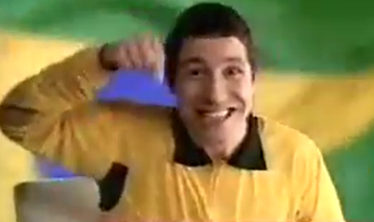 Comercial televisivo no ano de 2002 • Reprodução