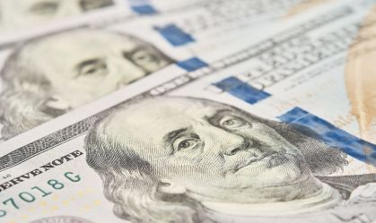Investimento em dólar pode funcionar como proteção cambial, segundo especialistas