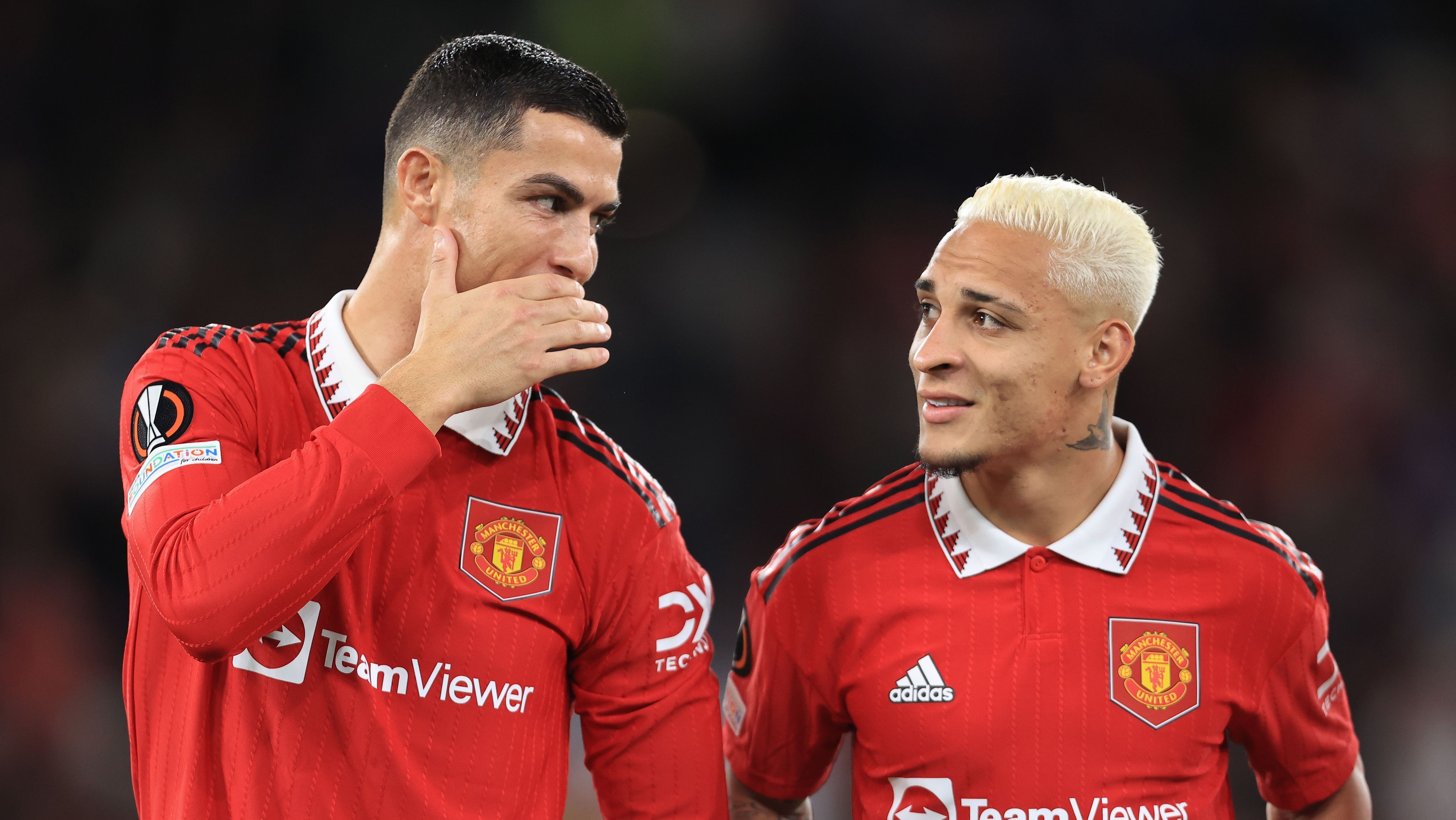 Cristiano Ronaldo e Antony durante passagem pelo Manchester United