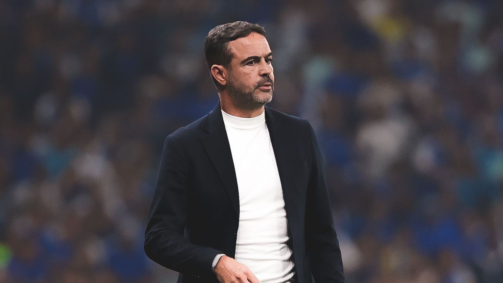 Artur Jorge, técnico do Cruzeiro, durante clássico contra o Atlético-MG pelo Brasileirão