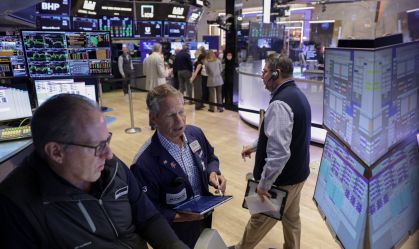 Operadores na bolsa de Nova York em 15 de maio de 2026