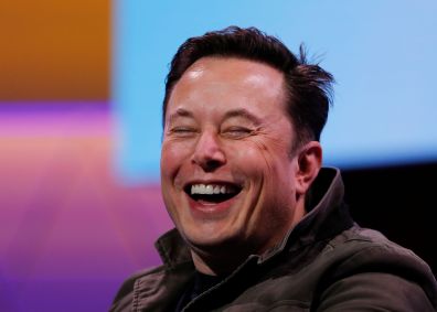 Elon Musk pode se tornar primeiro trilionário da história com IPO da SpaceX